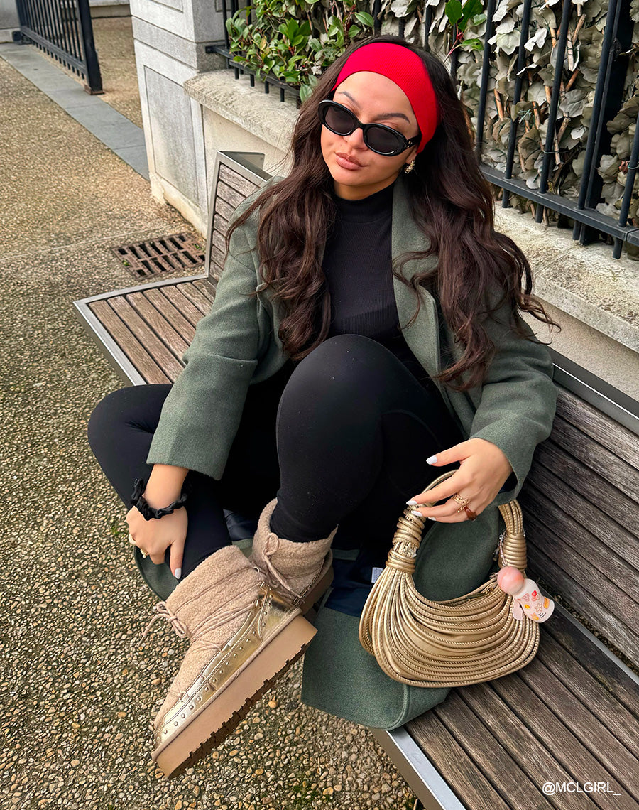 Bottines femme fourrées taupe à lacets avec clous dorés et semelle crantée