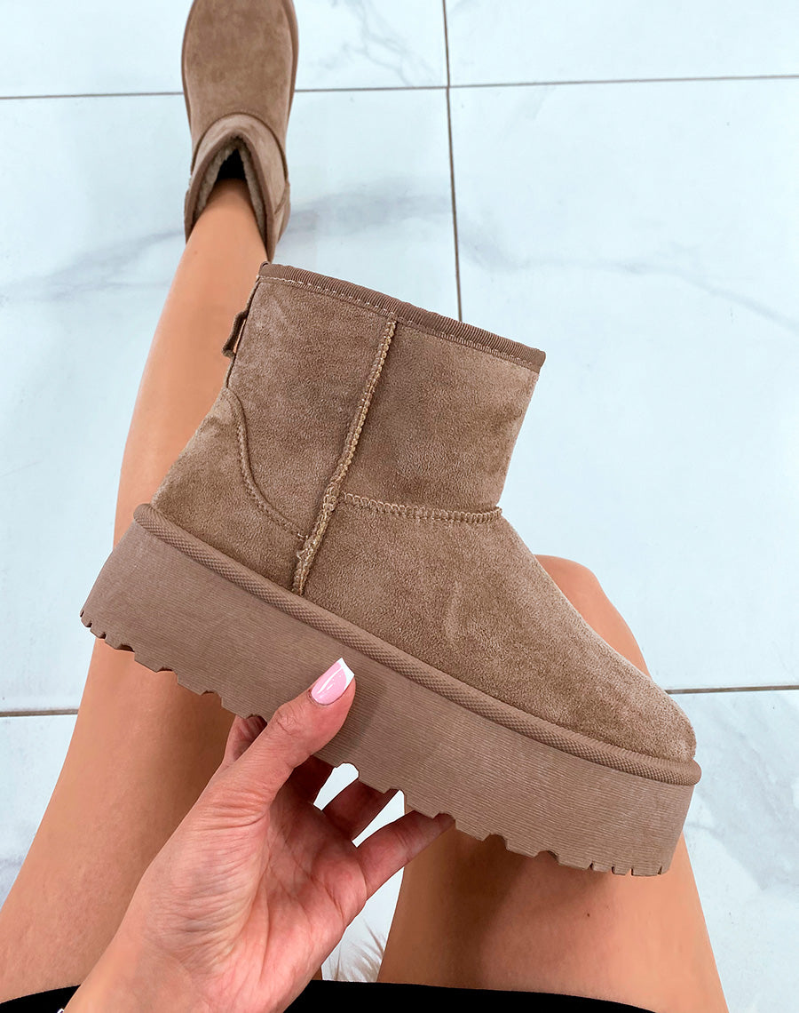 Bottines femme kaki mi-hautes : L'alliance parfaite