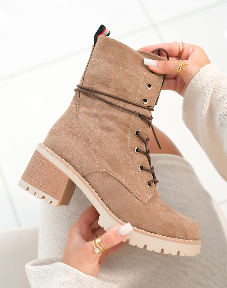 Bottines femme kaki montantes : suédine à l'honneur