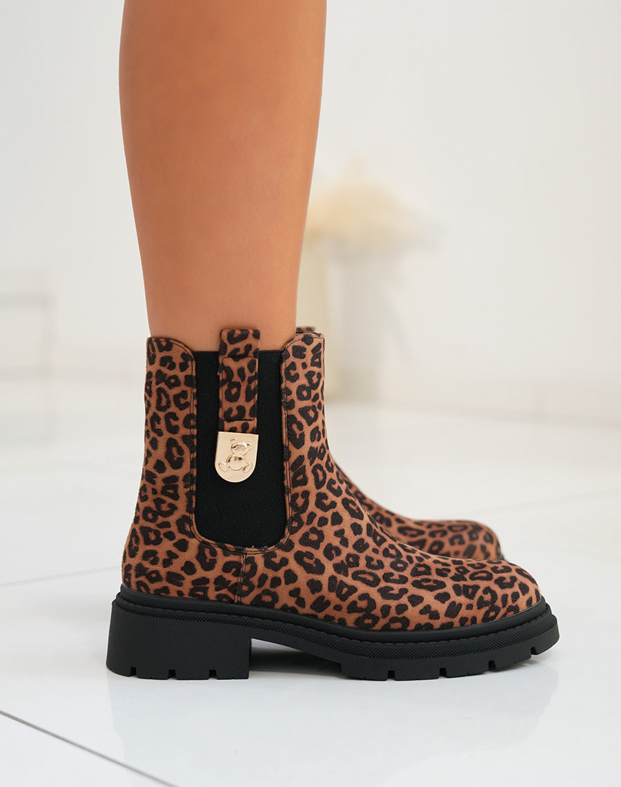 Bottines femme léopard avec détail ourson doré et semelle crantée