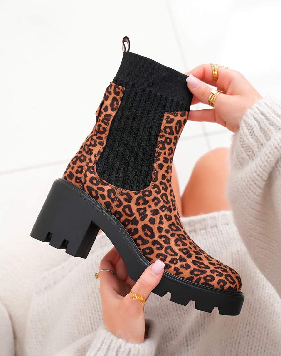 Bottines femme léopard à talon avec élastique noir et semelle crantée