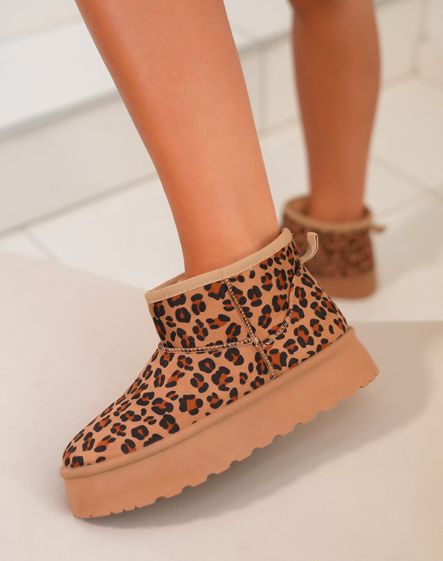 Bottines femme léopard tendance avec grosse plateforme et intérieur fourré