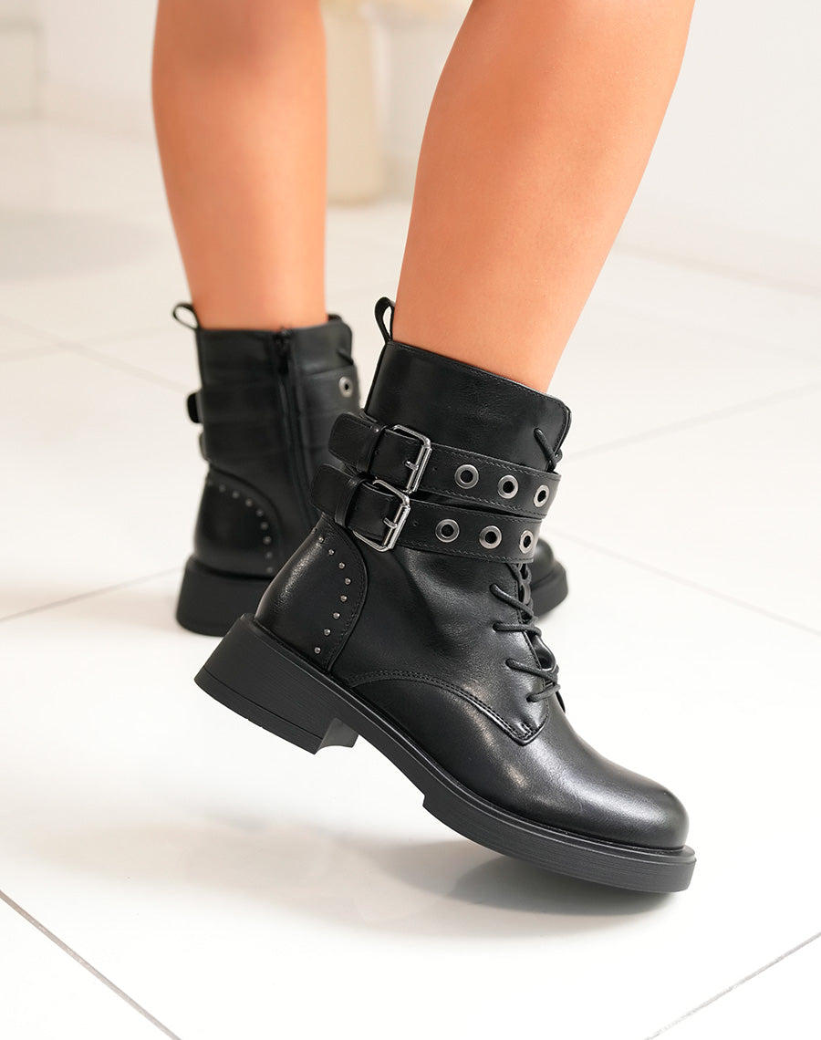 Bottines femme à lacets avec sangles et détails argentés semelle crantée