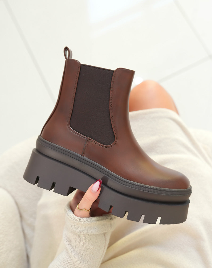 Bottines femme marron style Chelsea avec plateforme épaisse et semelle crantée