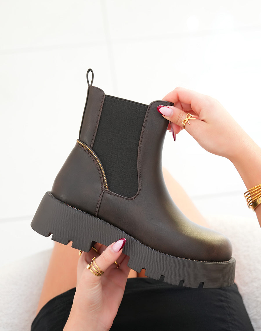 Bottines femme marron style Chelsea avec semelle crantée et strass dorés