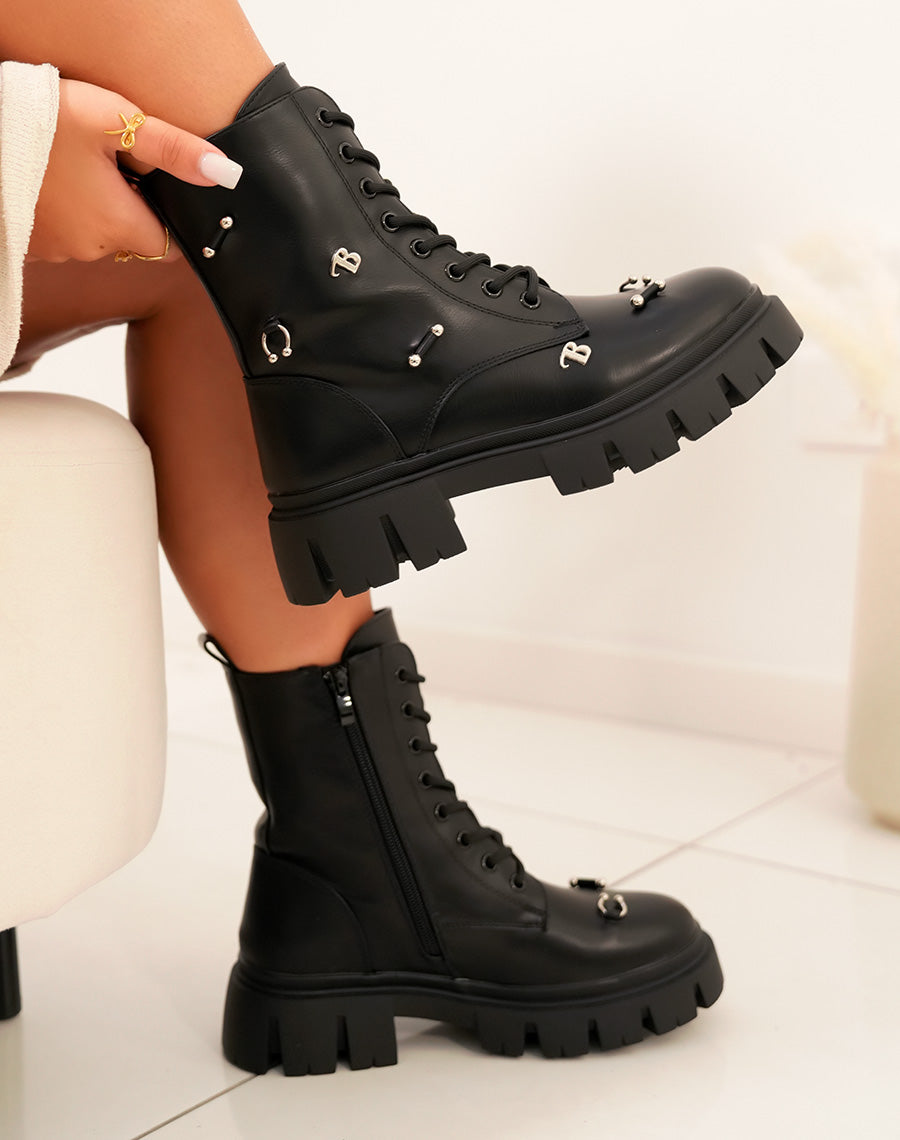 Bottines femme montantes noires à lacets avec détails argentés et semelle crantée