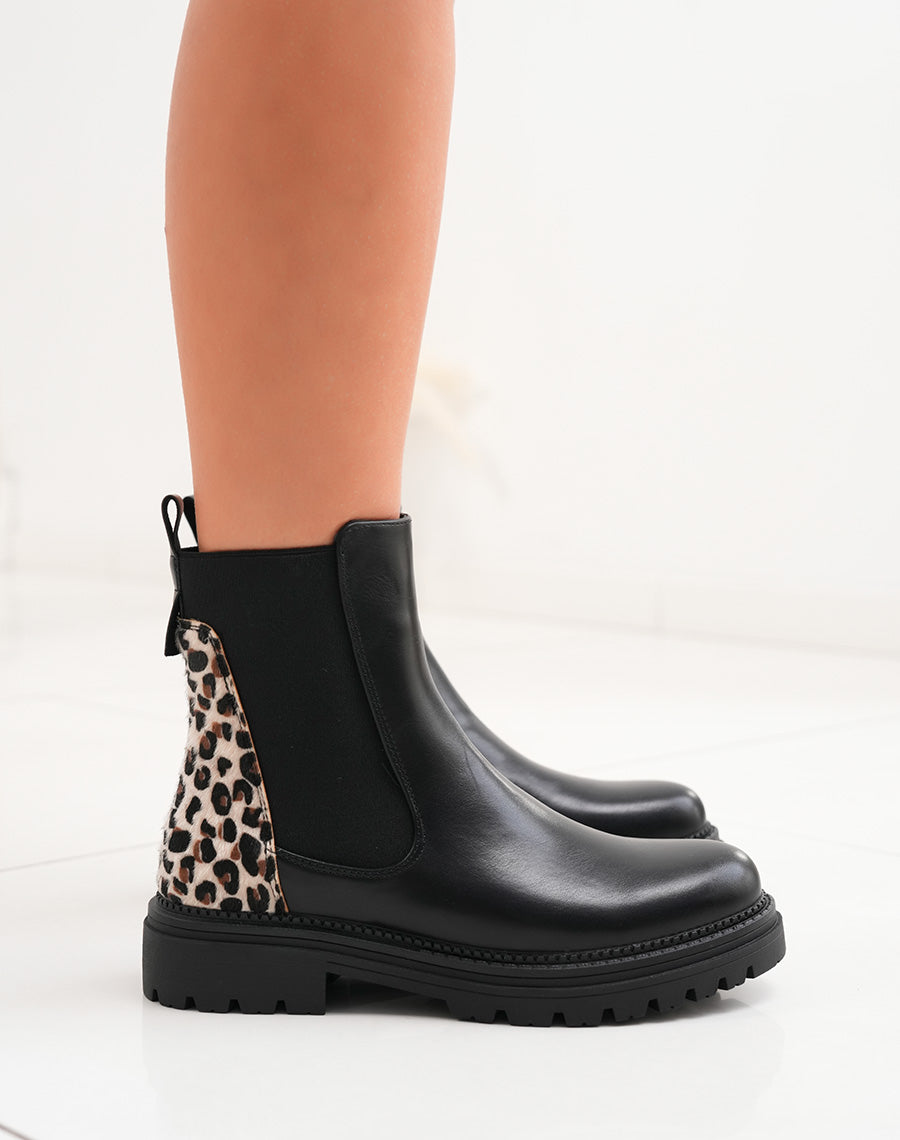 Bottines femme noires avec empiècement léopard et semelle crantée