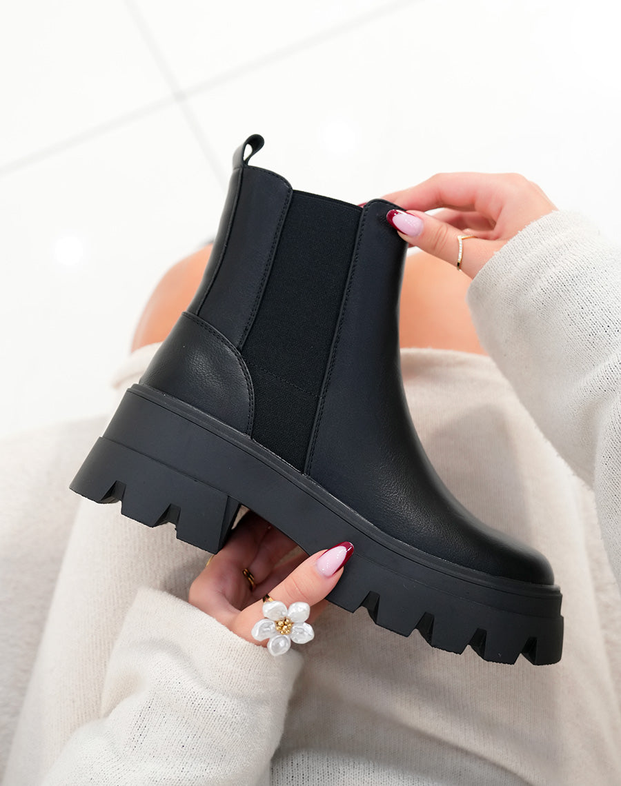 Bottines femme noires à élastique et semelle crantée épaisse