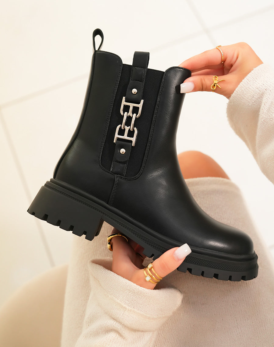 Bottines femme noires style Chelsea avec détail argenté et semelle crantée
