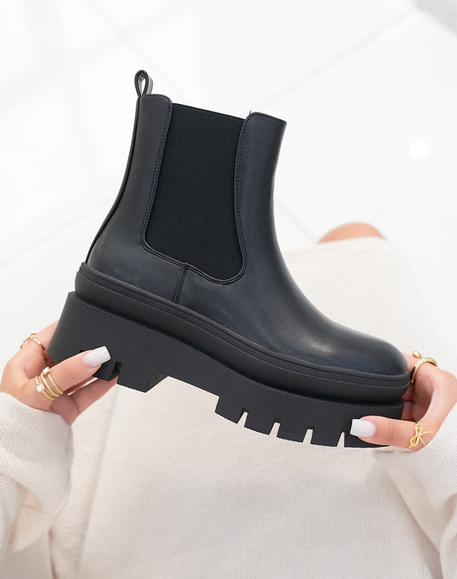 Bottines femme noires style Chelsea avec plateforme épaisse et semelle crantée