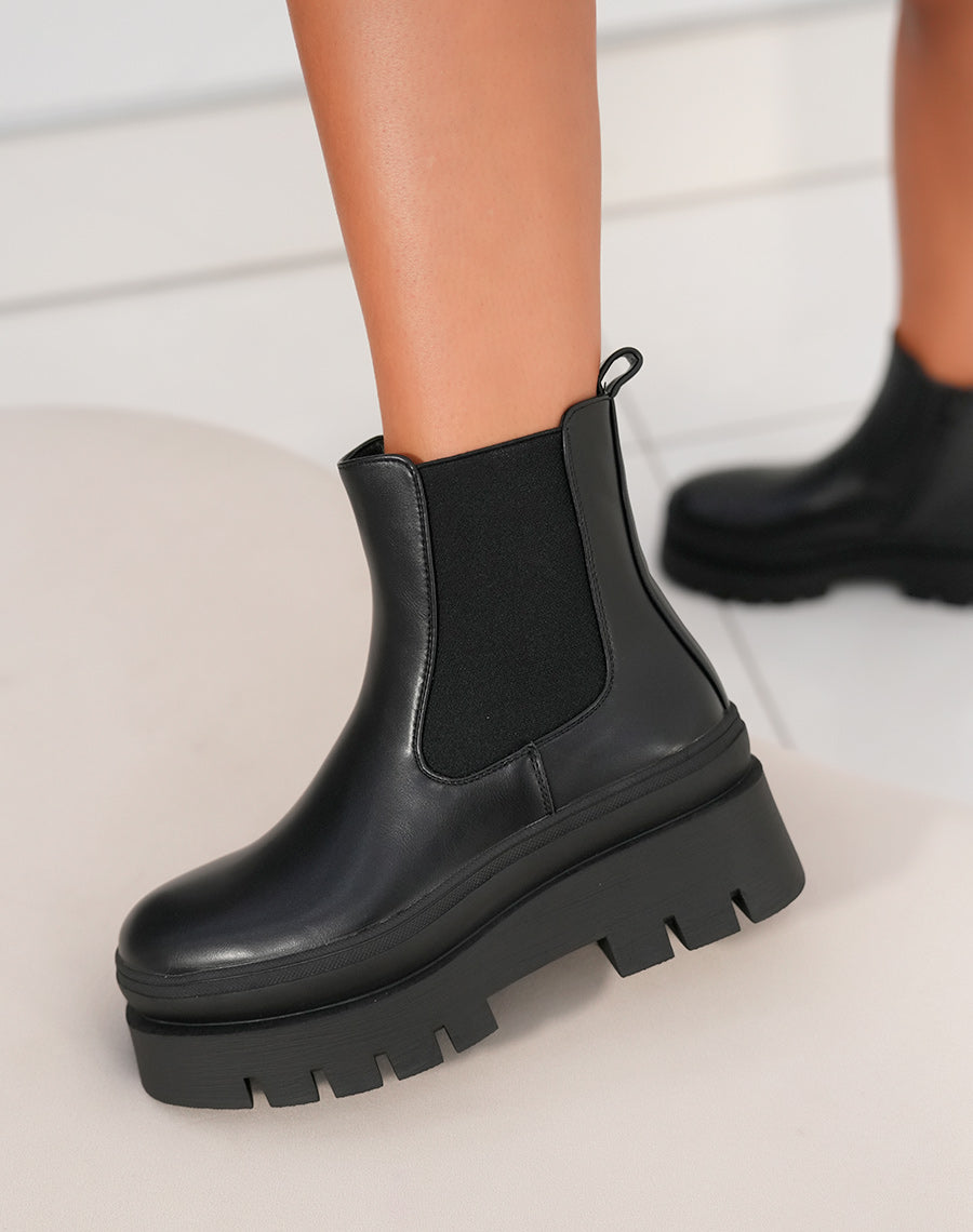 Bottines femme noires style Chelsea avec plateforme épaisse et semelle crantée