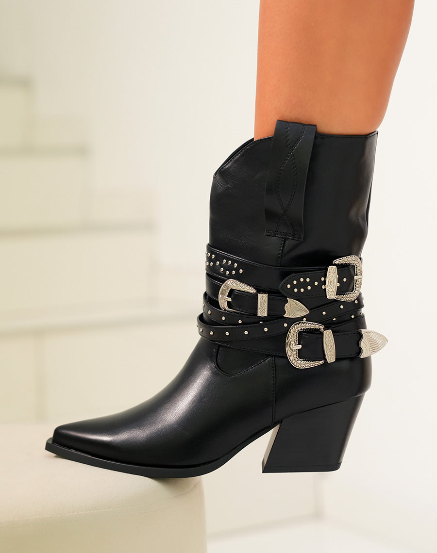 Bottines femme noires style cow-boy avec boucles ceinture et talon biseauté