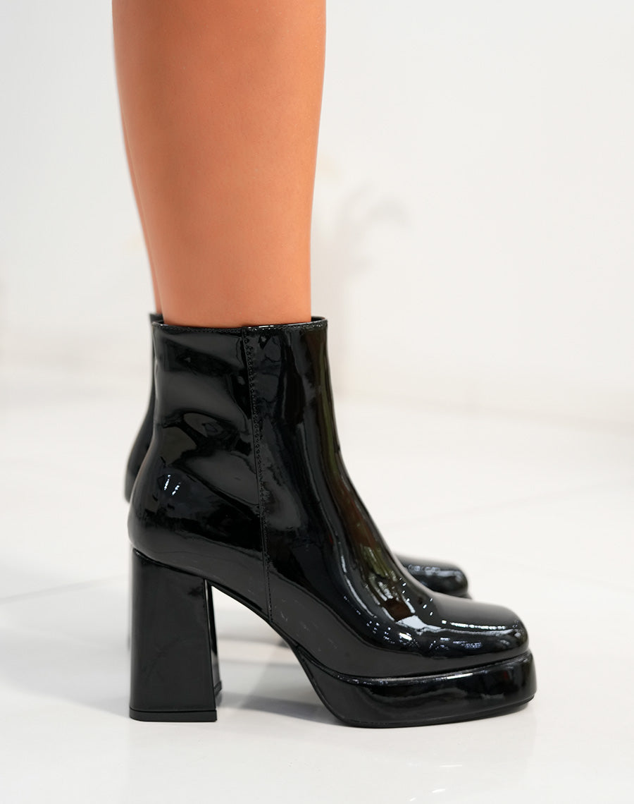 Bottines femme noires vernies avec talon haut et plateforme épaisse