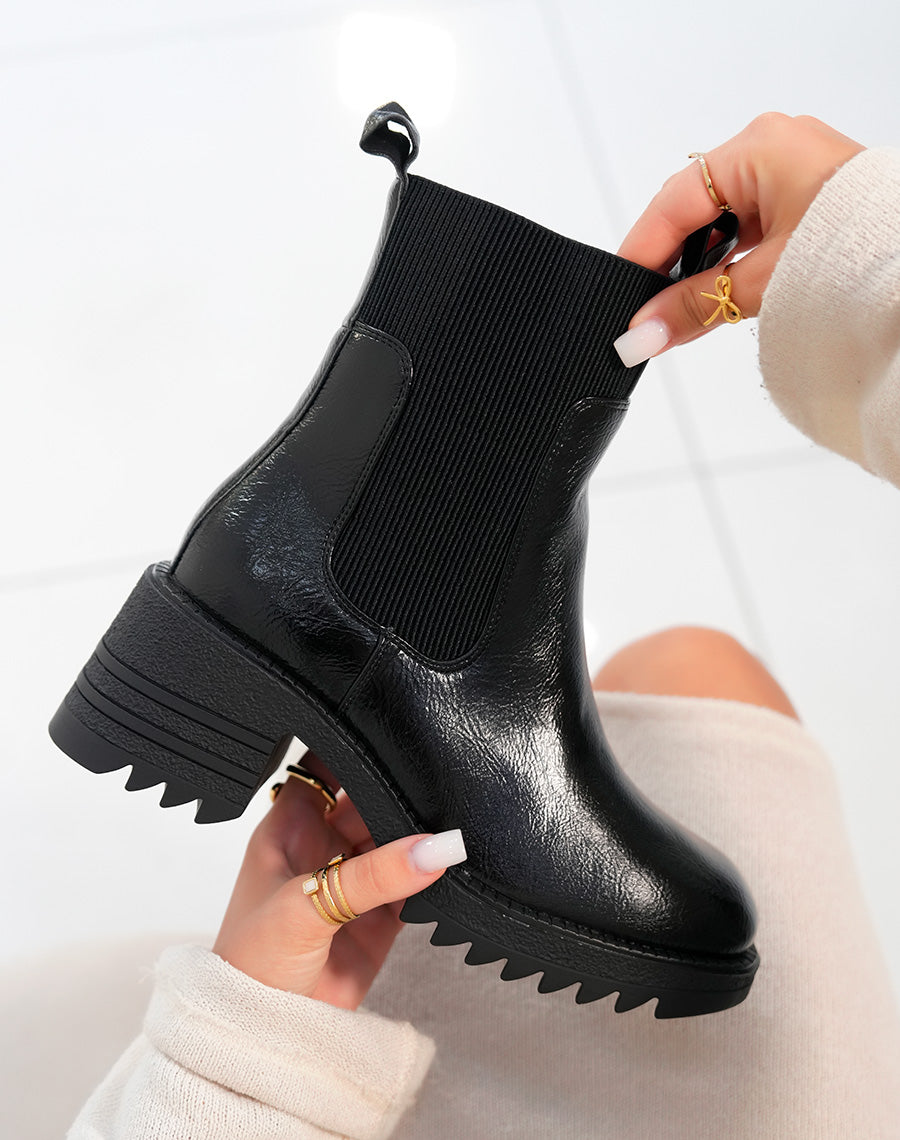 Bottines femme noires vernis effet chaussettes à semelle crantée