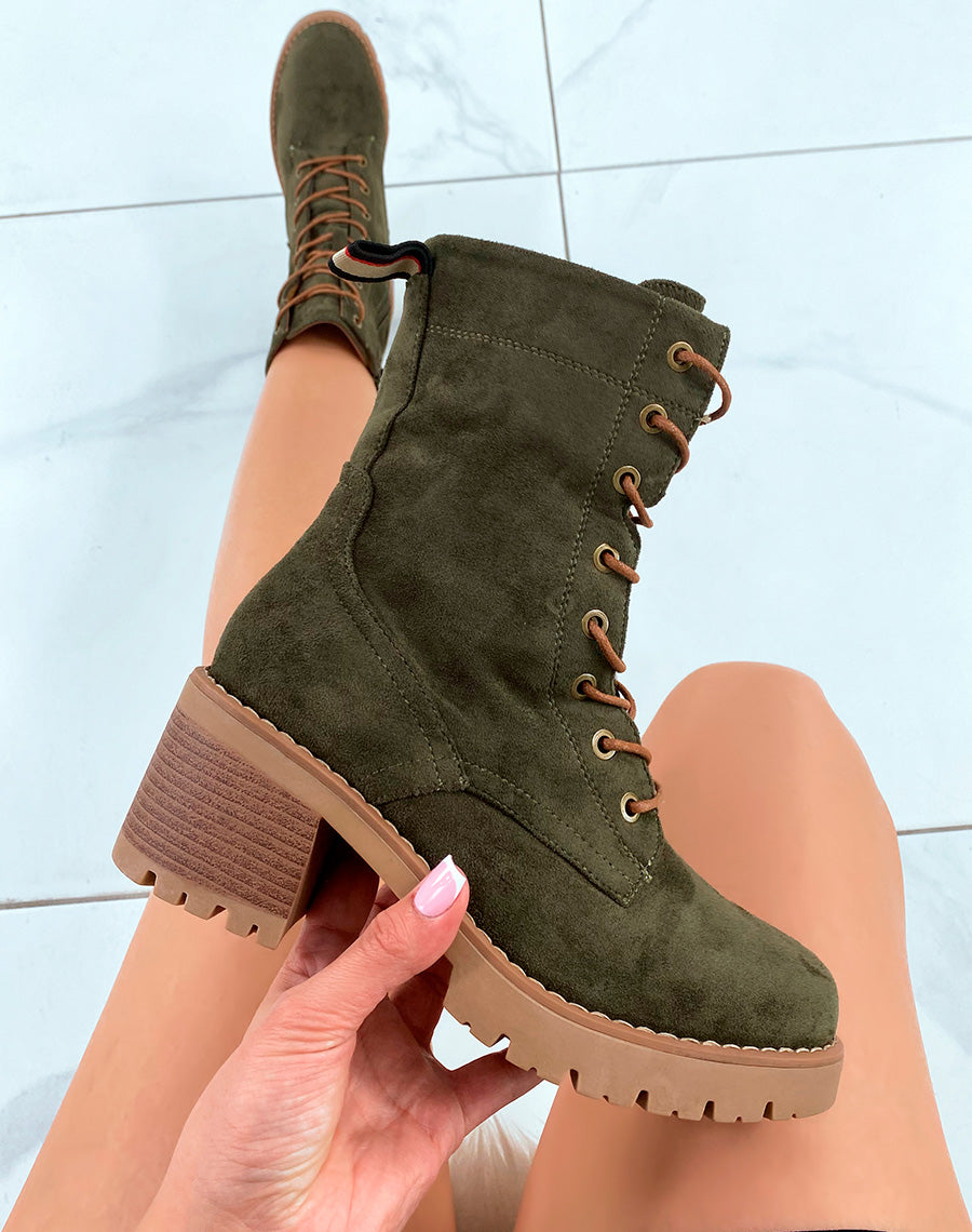 Bottines femme vertes élévation en suédine