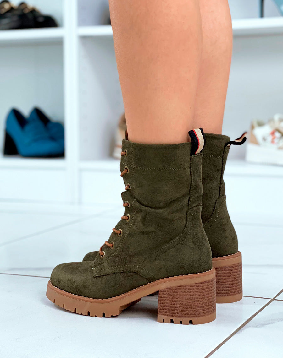Bottines femme vertes élévation en suédine