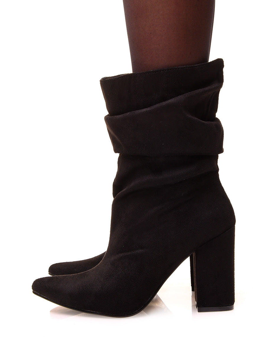 Bottines froissées noires en suédine