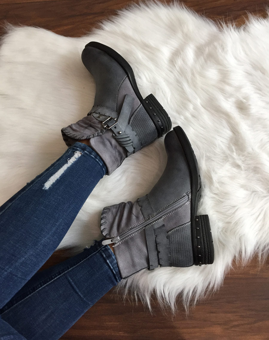 Bottines grises bi matières à multiples détails