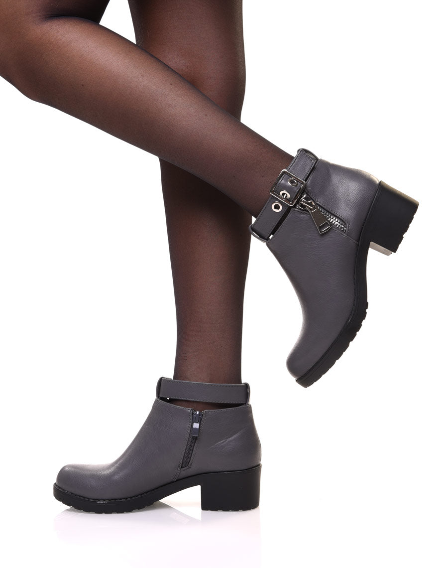 Bottines grises à boucles chevilles