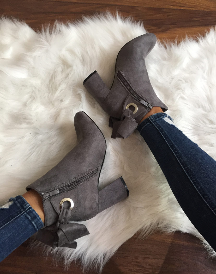 Bottines grises à n?ud