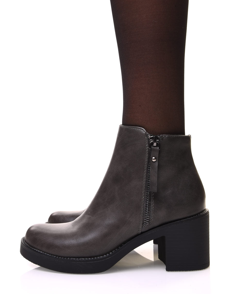Bottines grises à talon mi haut