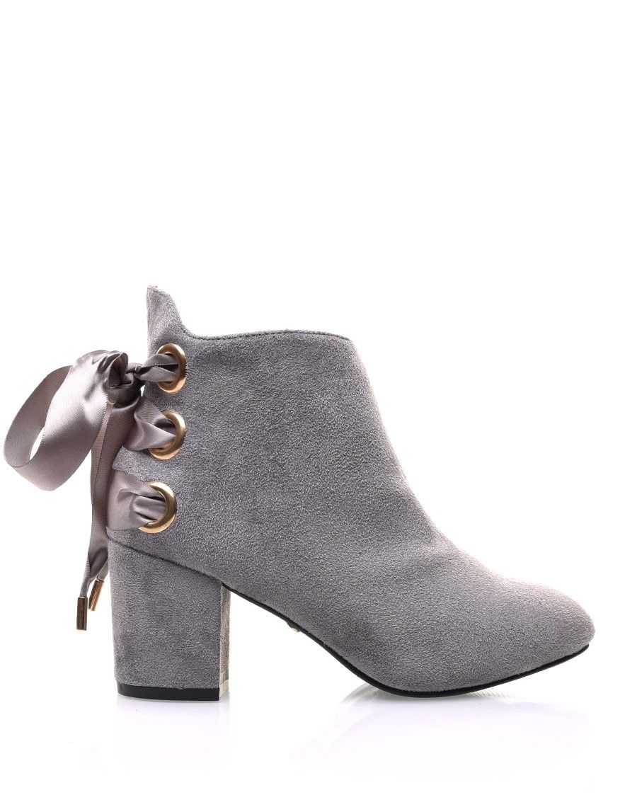 Bottines grises talons mi hauts lacets en satin