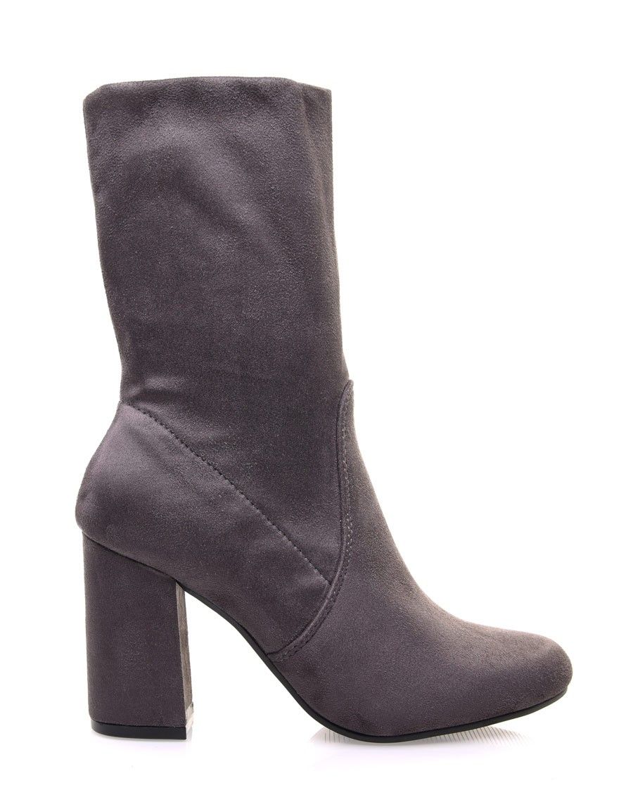 Bottines hautes grises entièrement en suédine