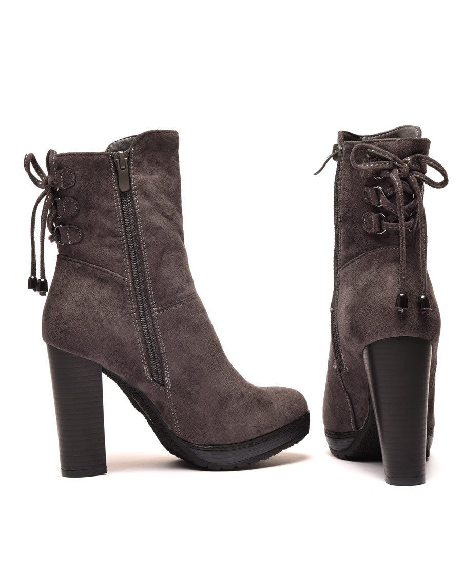 Bottines hautes grises à talons & lacet façon corset