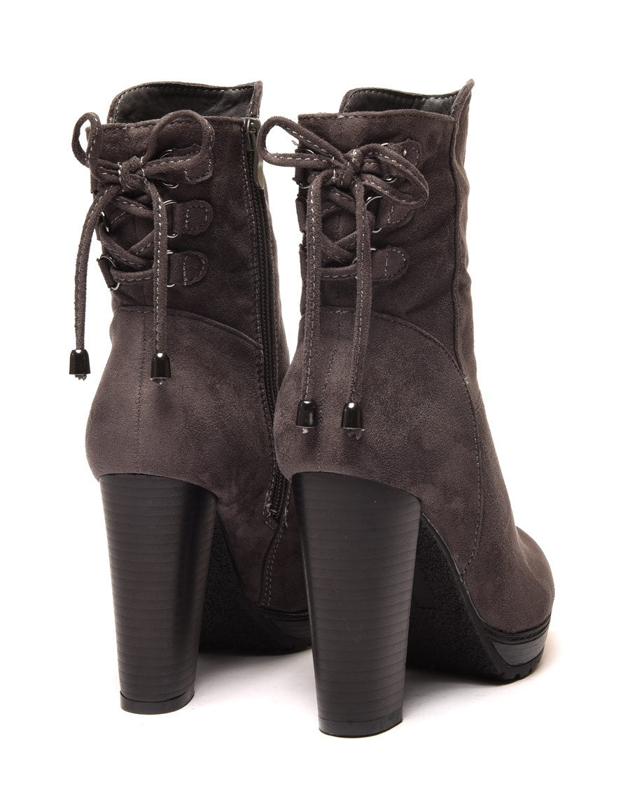 Bottines hautes grises à talons & lacet façon corset