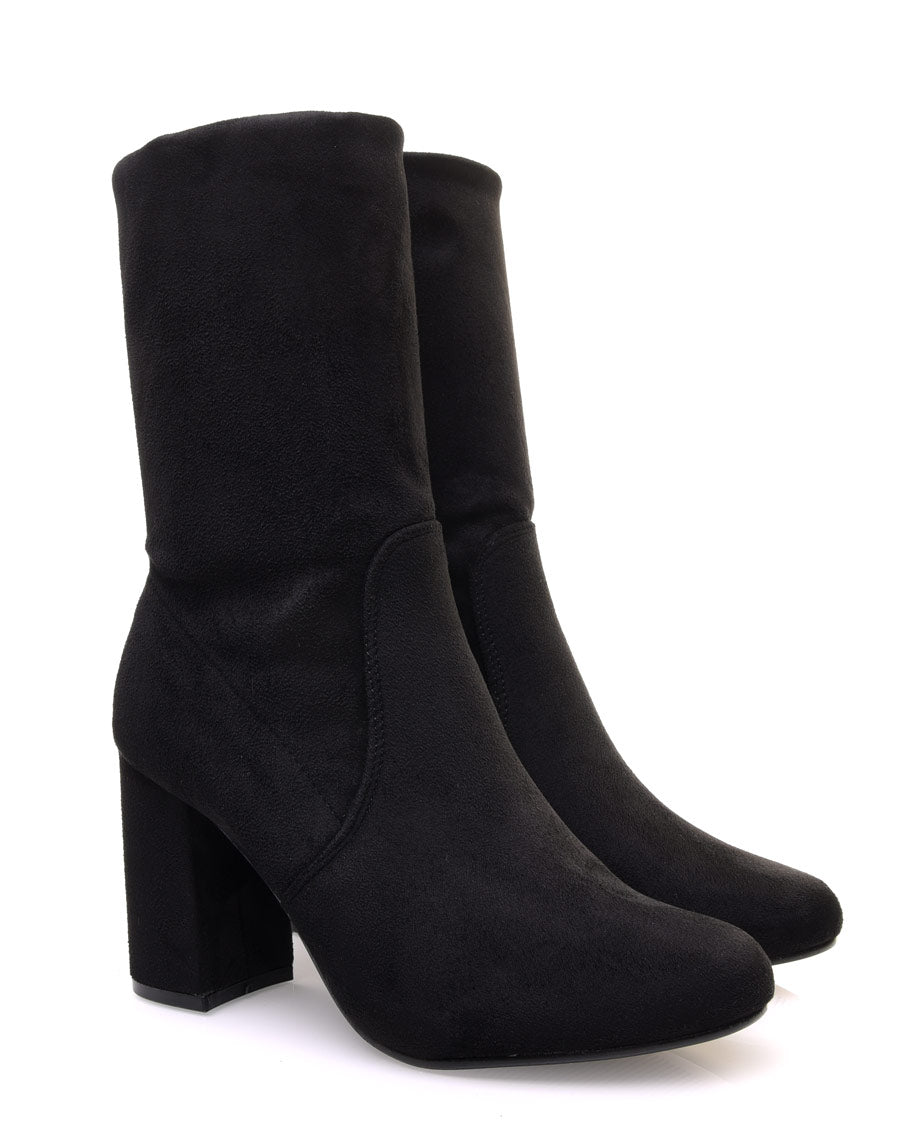 Bottines hautes noires entièrement en suédine