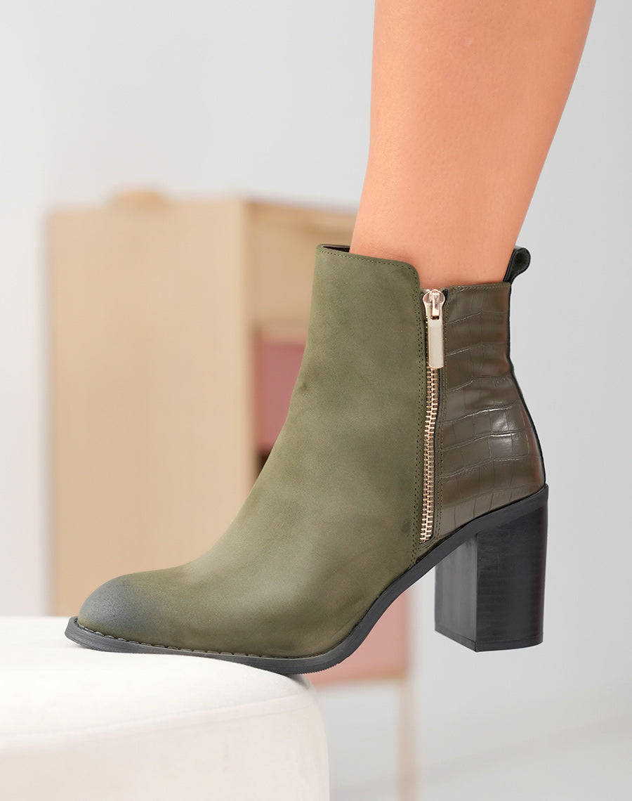 Bottines Kaki Bi-Matière : Une Ode à la Modernité