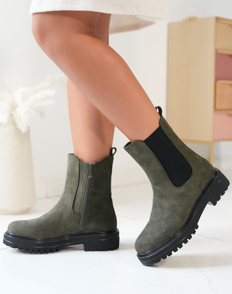 Bottines Kaki Chelsea en Suédine - L'Équilibre Parfait entre Style et Confort