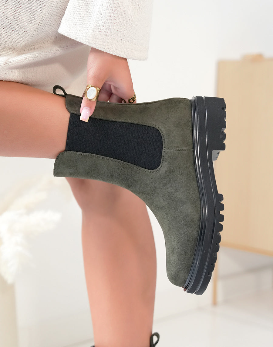 Bottines Kaki Chelsea en Suédine - L'Équilibre Parfait entre Style et Confort