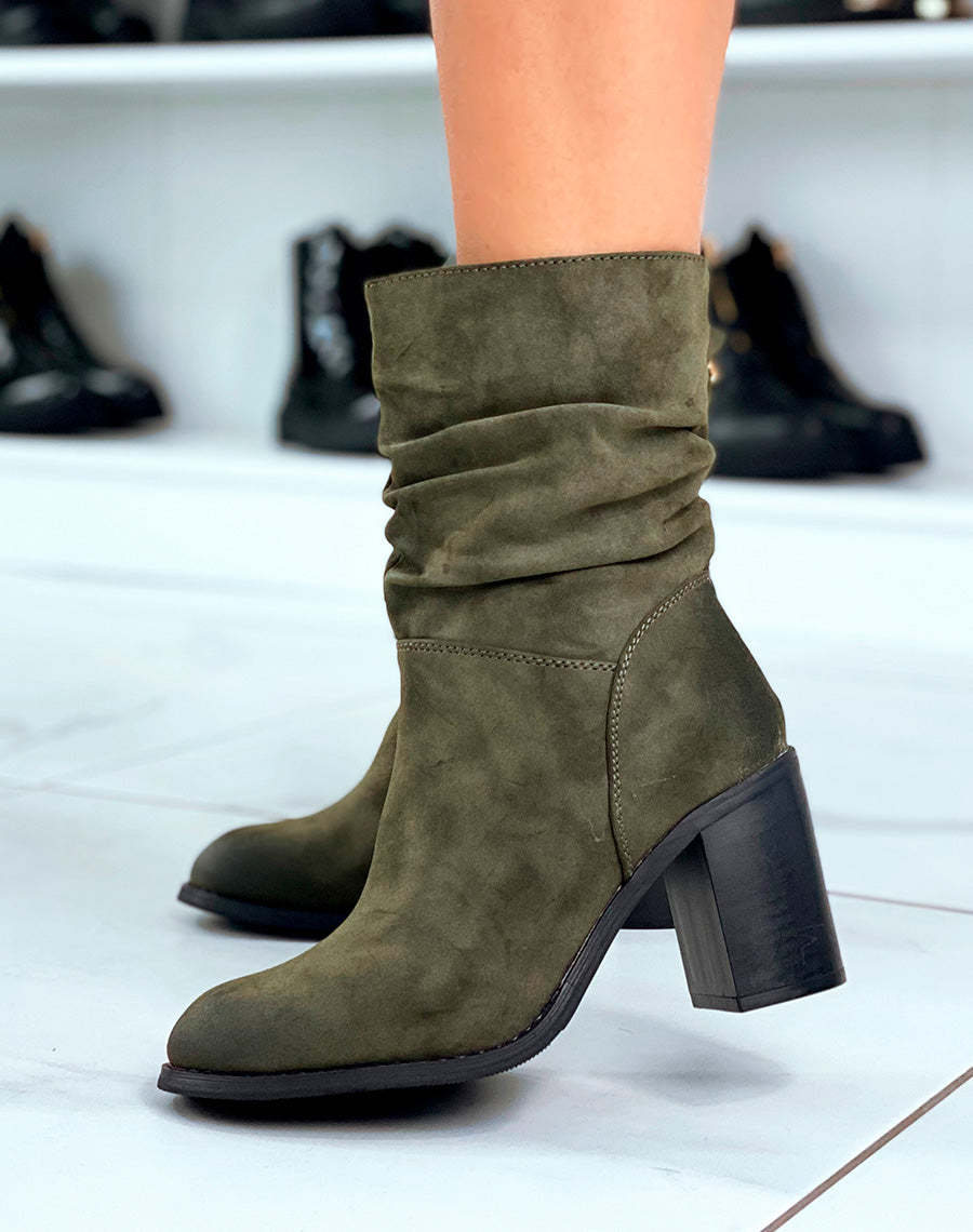 BOTTINES KAKI FÉMININES EN SUÉDINE : UN SOUFFLE DE GLAMOUR