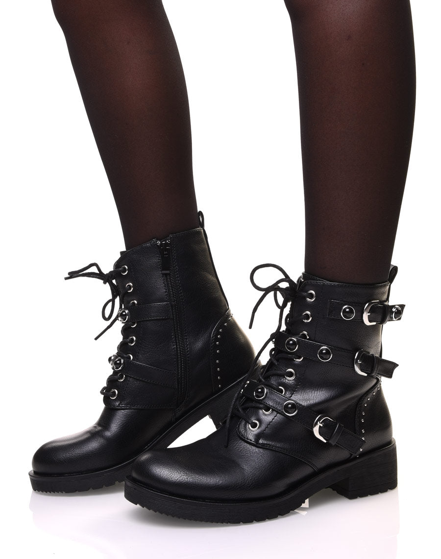 Bottines à lacets et sangles à détails clous