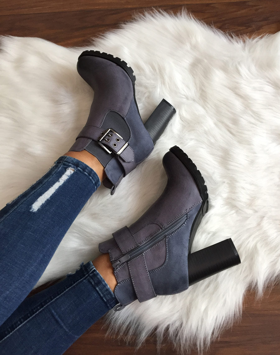 Bottines élastiques bleues à talon