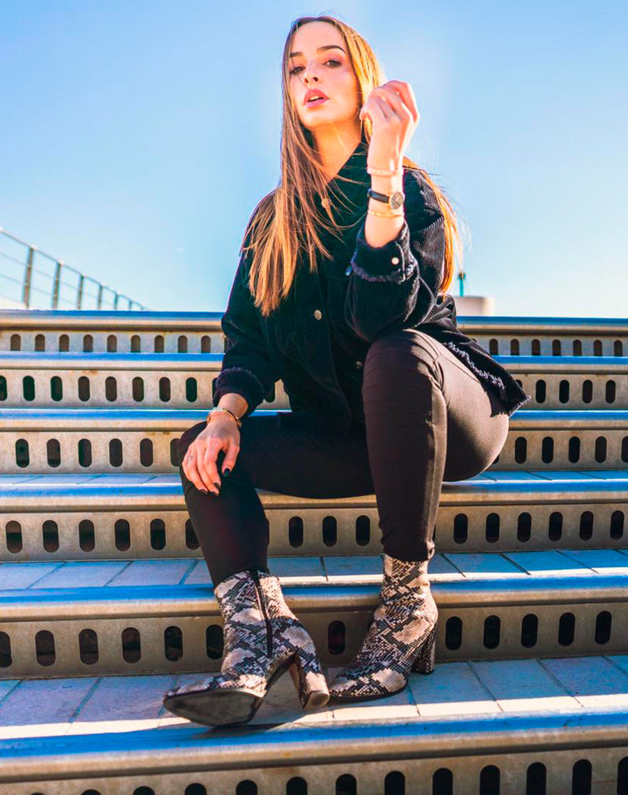 Bottines marron à bout pointu effet peau de serpent