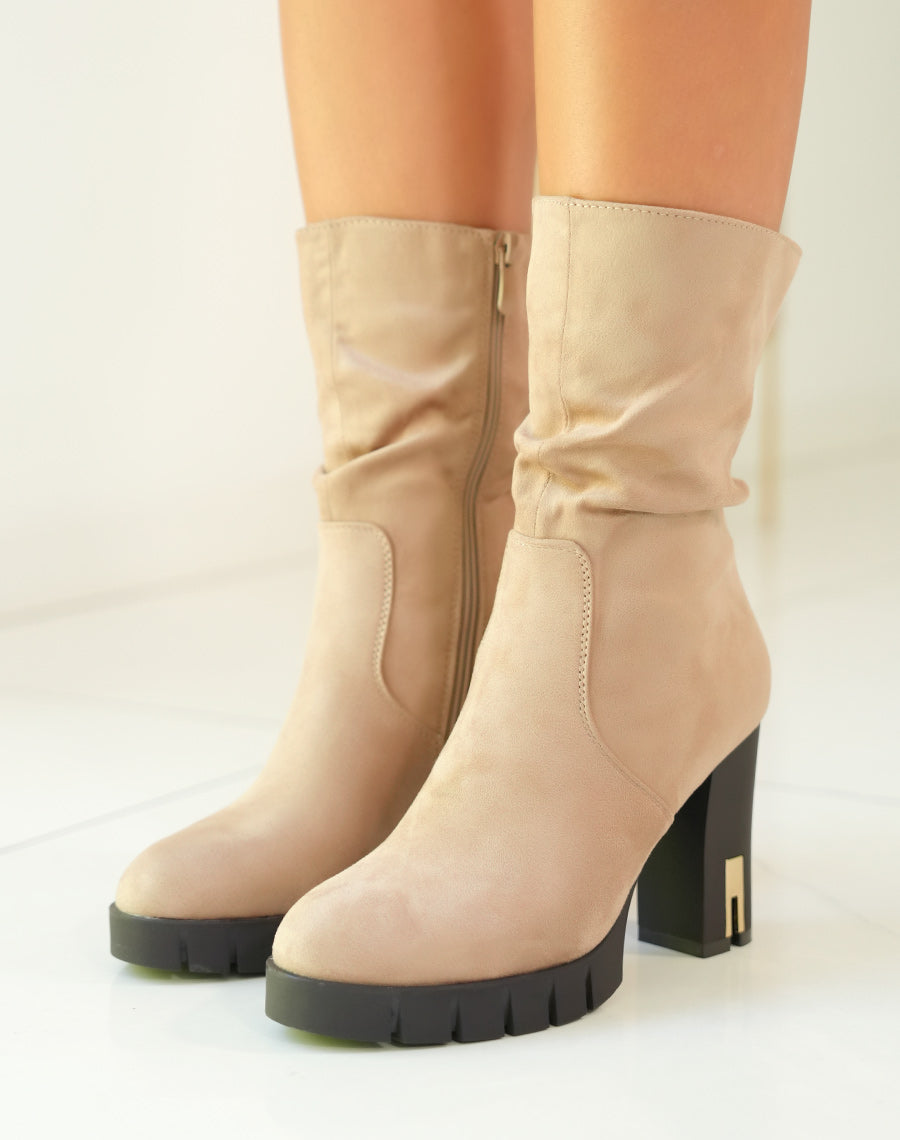 BOTTINES MARRON CLAIR EFFET DAIM ? TALONS AVEC D?TAIL DOR? POUR FEMME