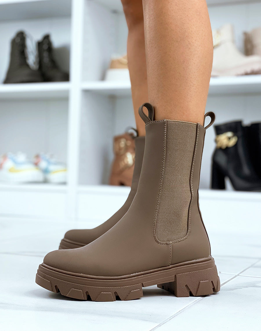 Bottines marron foncé montantes style chelsea à semelle crantée
