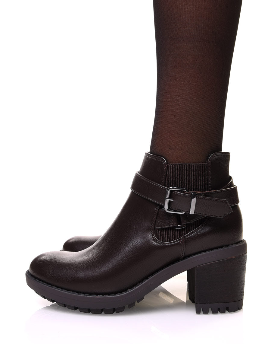 Bottines marrons grainées à talon élastique rayé et sangles