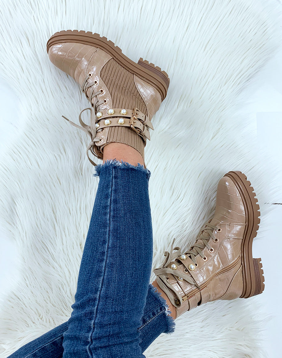 Bottines montantes beige effet croco