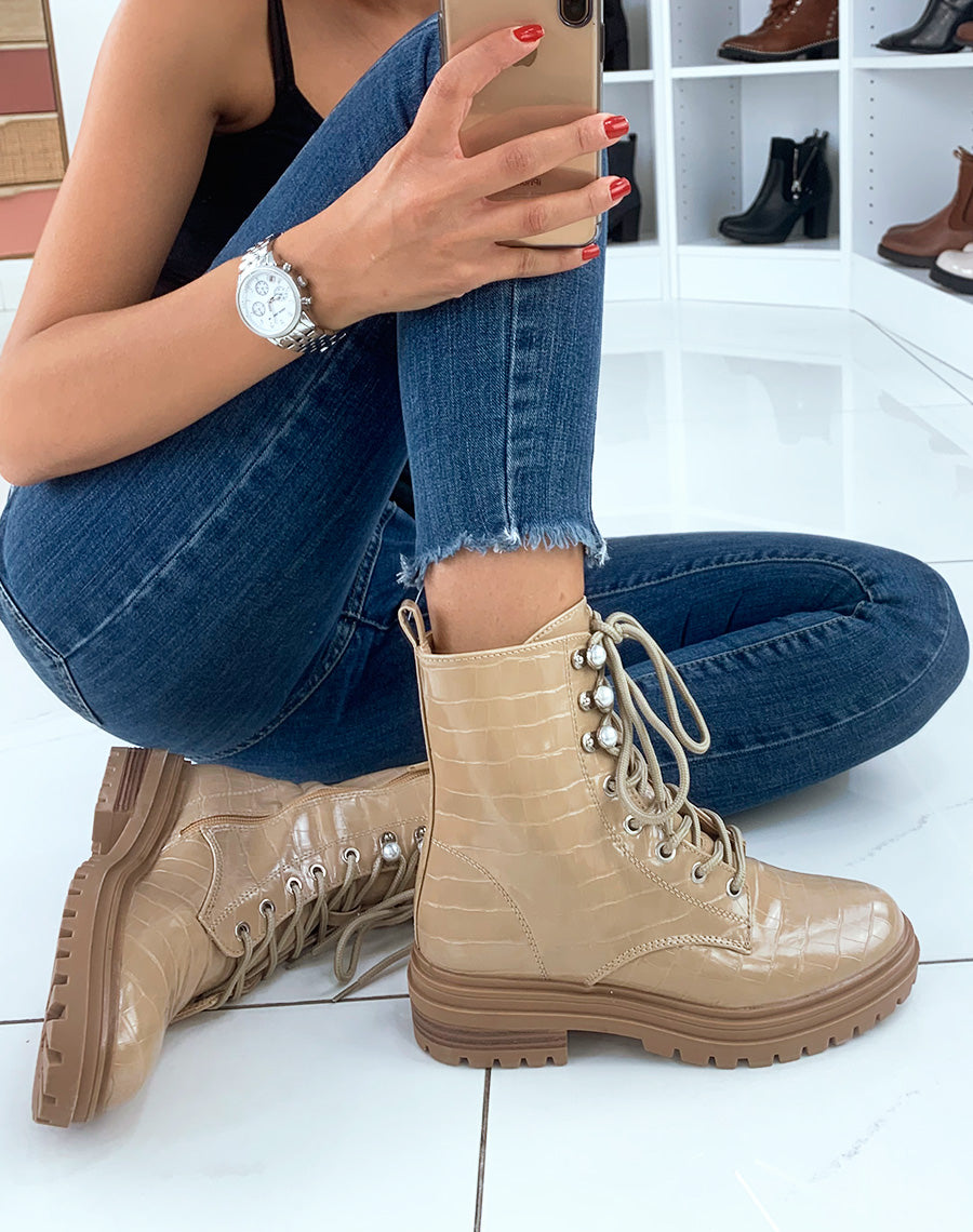 Bottines montantes beiges effet croco