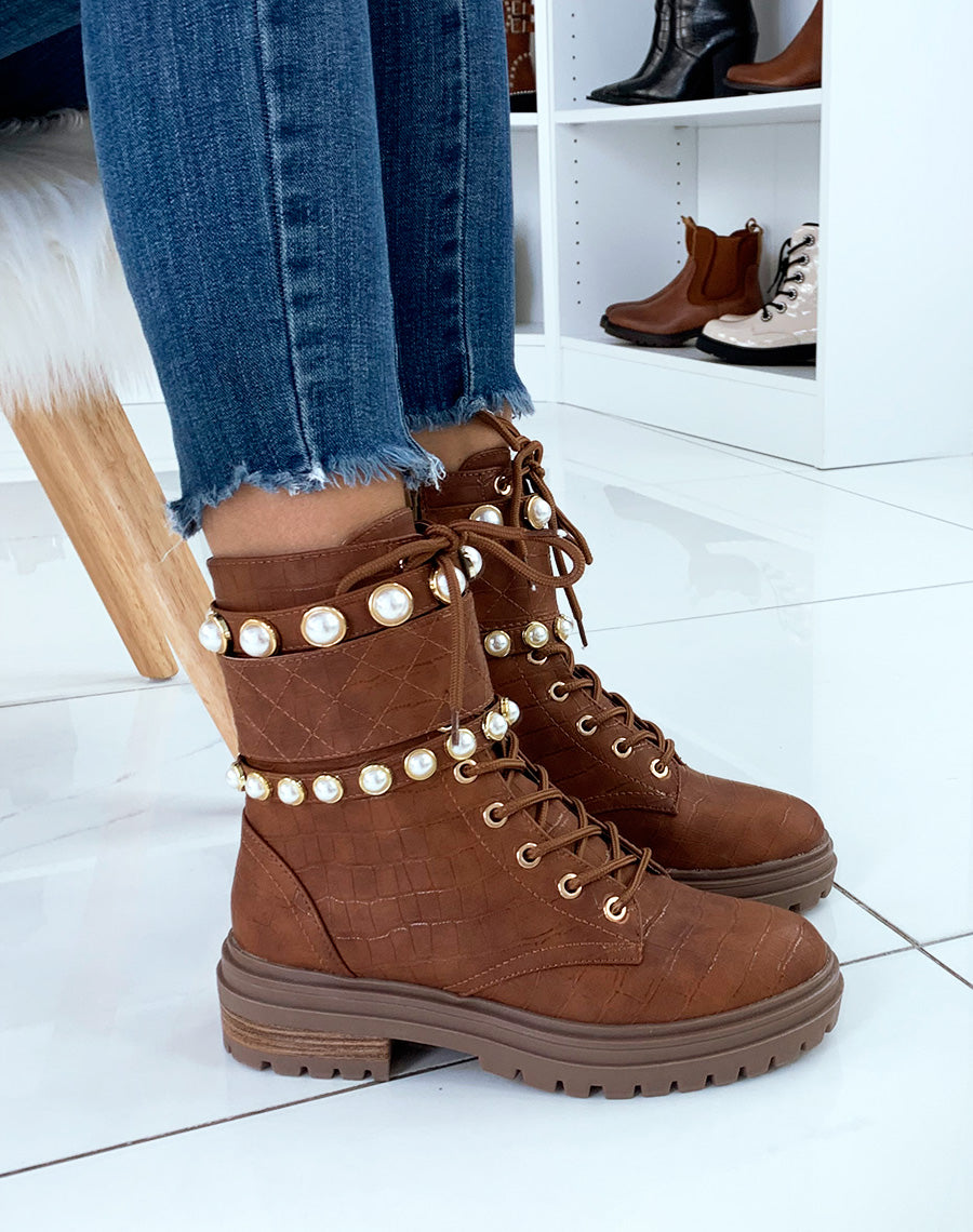 Bottines montantes camel croco à perles