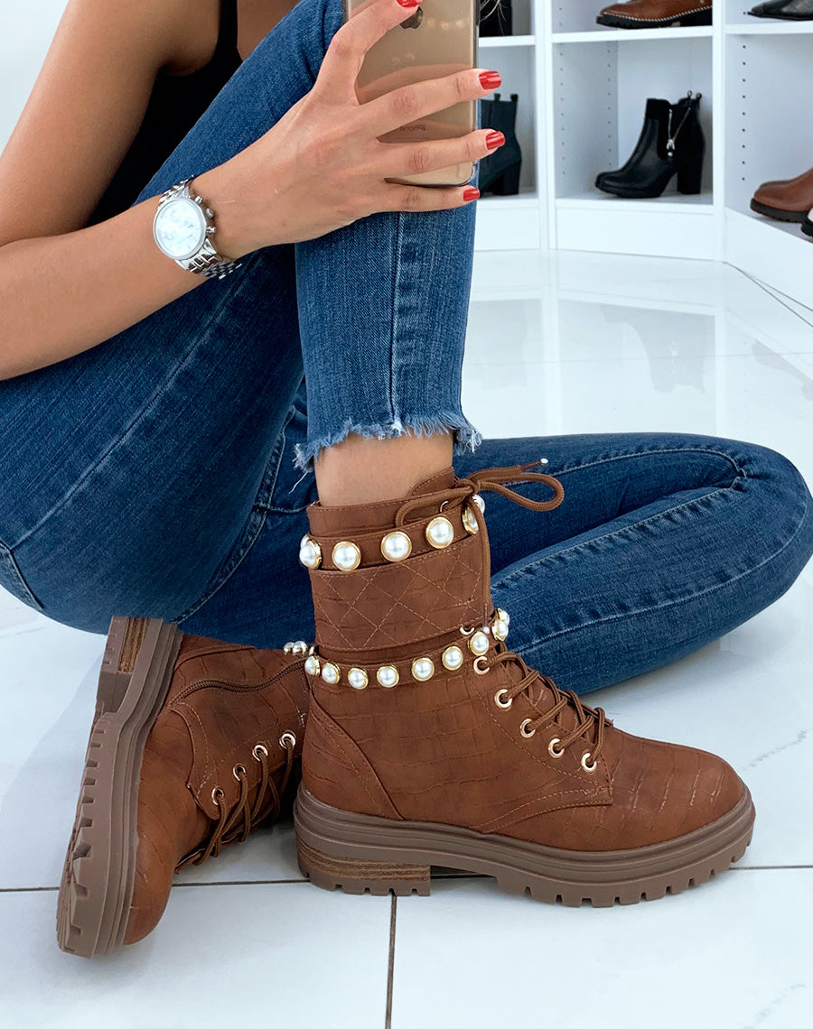 Bottines montantes camel croco à perles