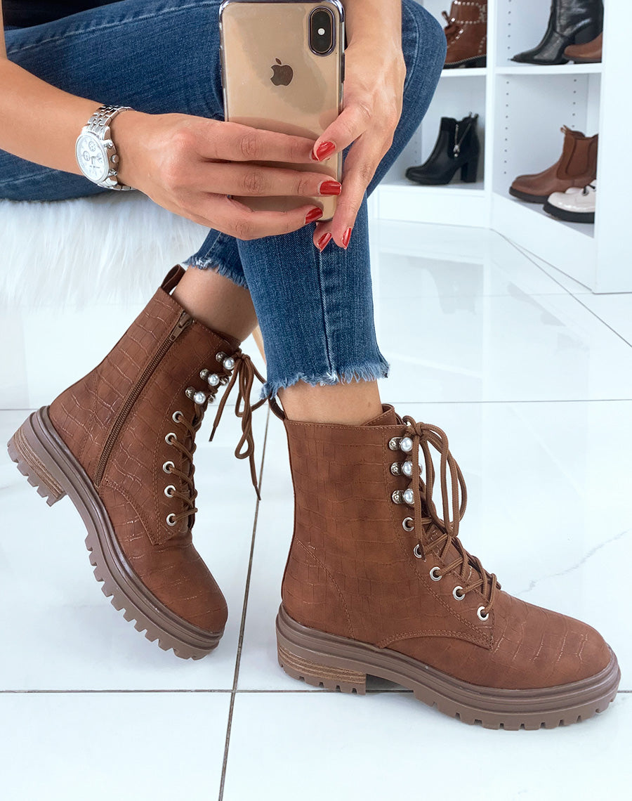 Bottines montantes camel effet croco