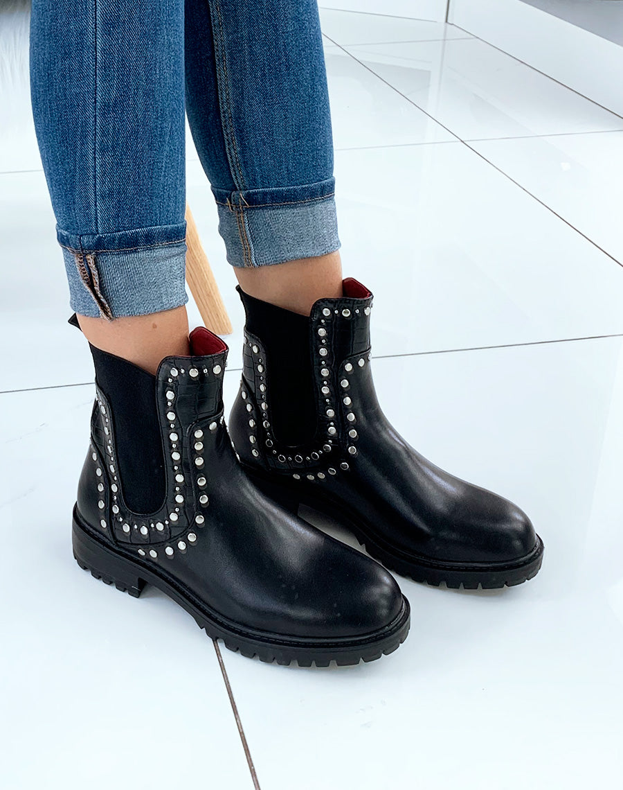 Bottines montantes en similicuir noires et effet croco ornées de clous argentés