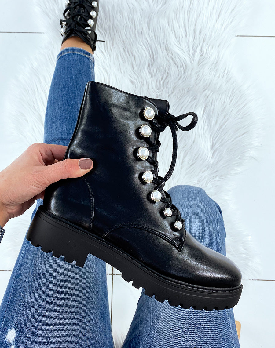Bottines montantes lacées noires perlées