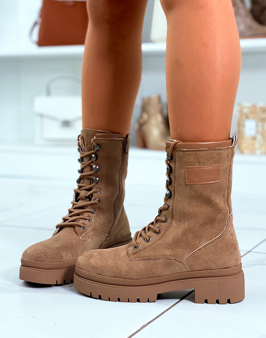 BOTTINES MONTANTES MARRON CLAIR EN SUEDINE ? LACETS AVEC SEMELLE CRANT?E