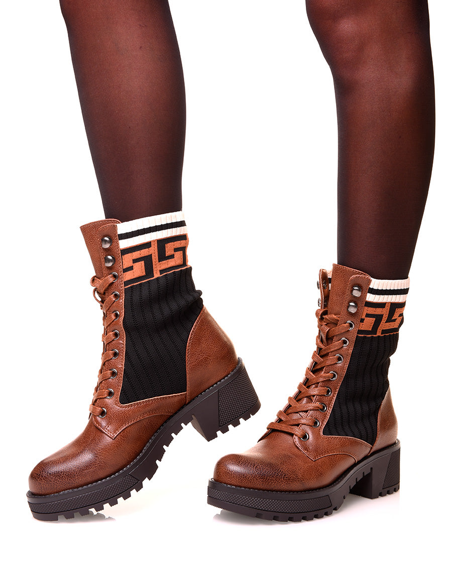 Bottines montantes marron à lacets