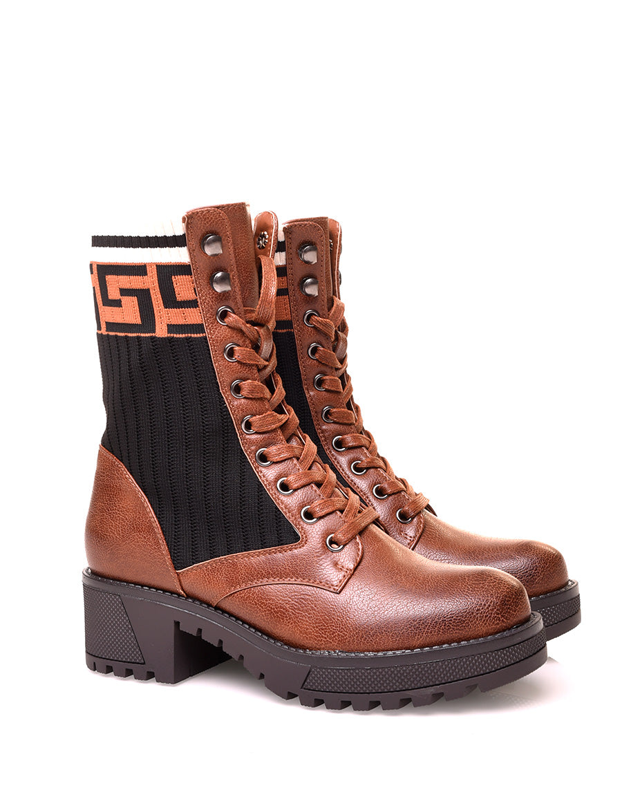 Bottines montantes marron à lacets